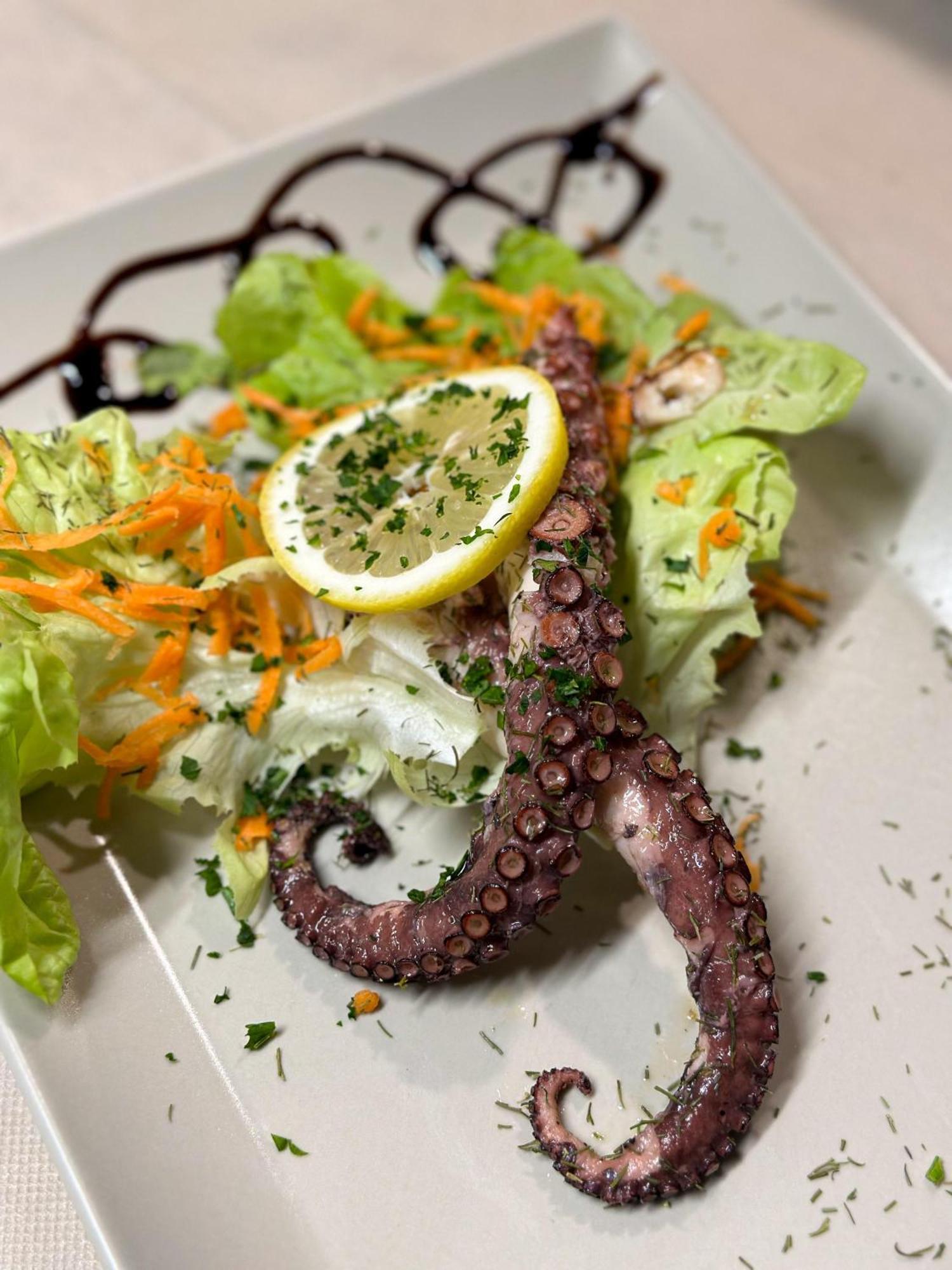 Hotel La Bussola Finale Ligure Ngoại thất bức ảnh
