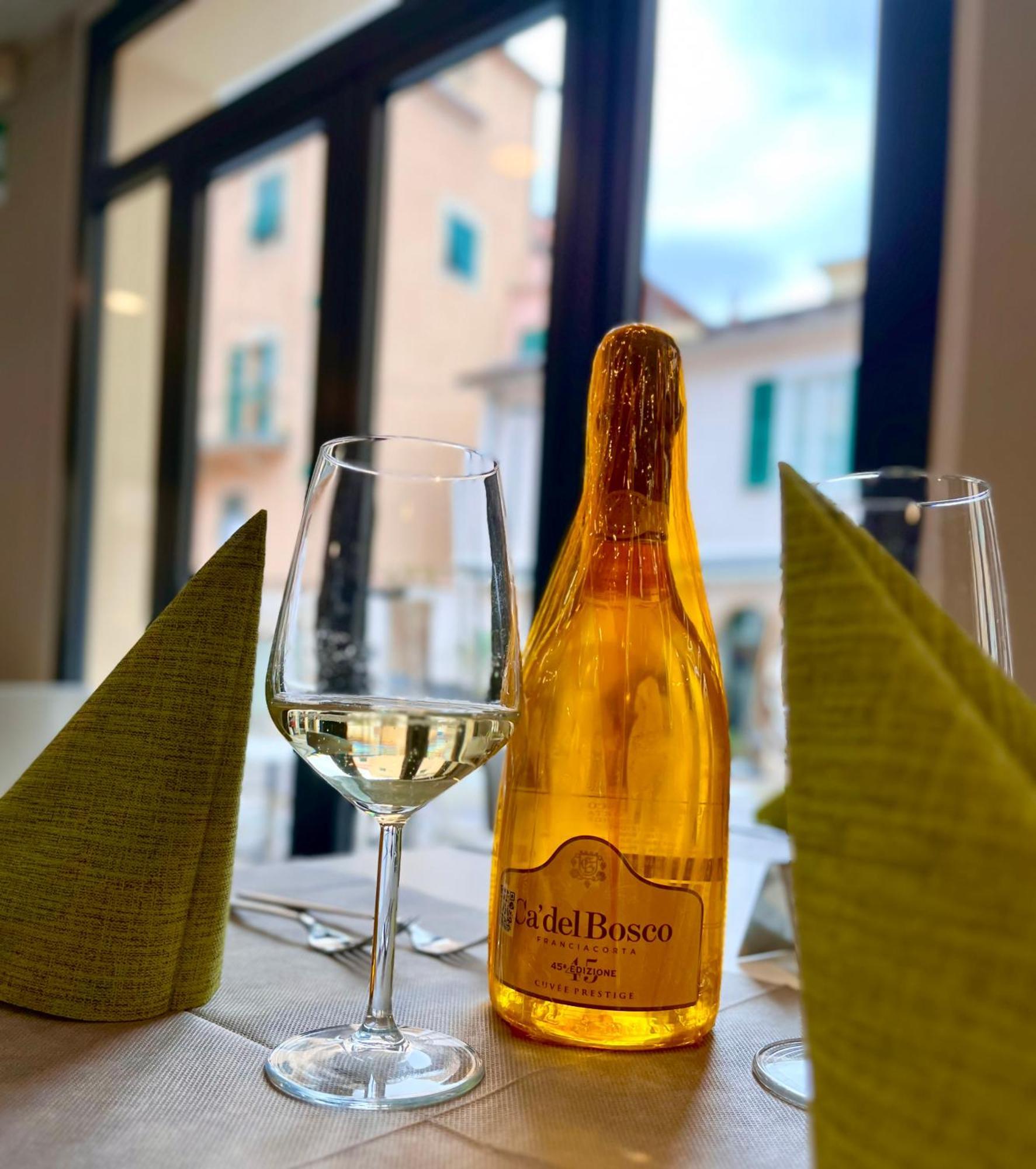 Hotel La Bussola Finale Ligure Ngoại thất bức ảnh
