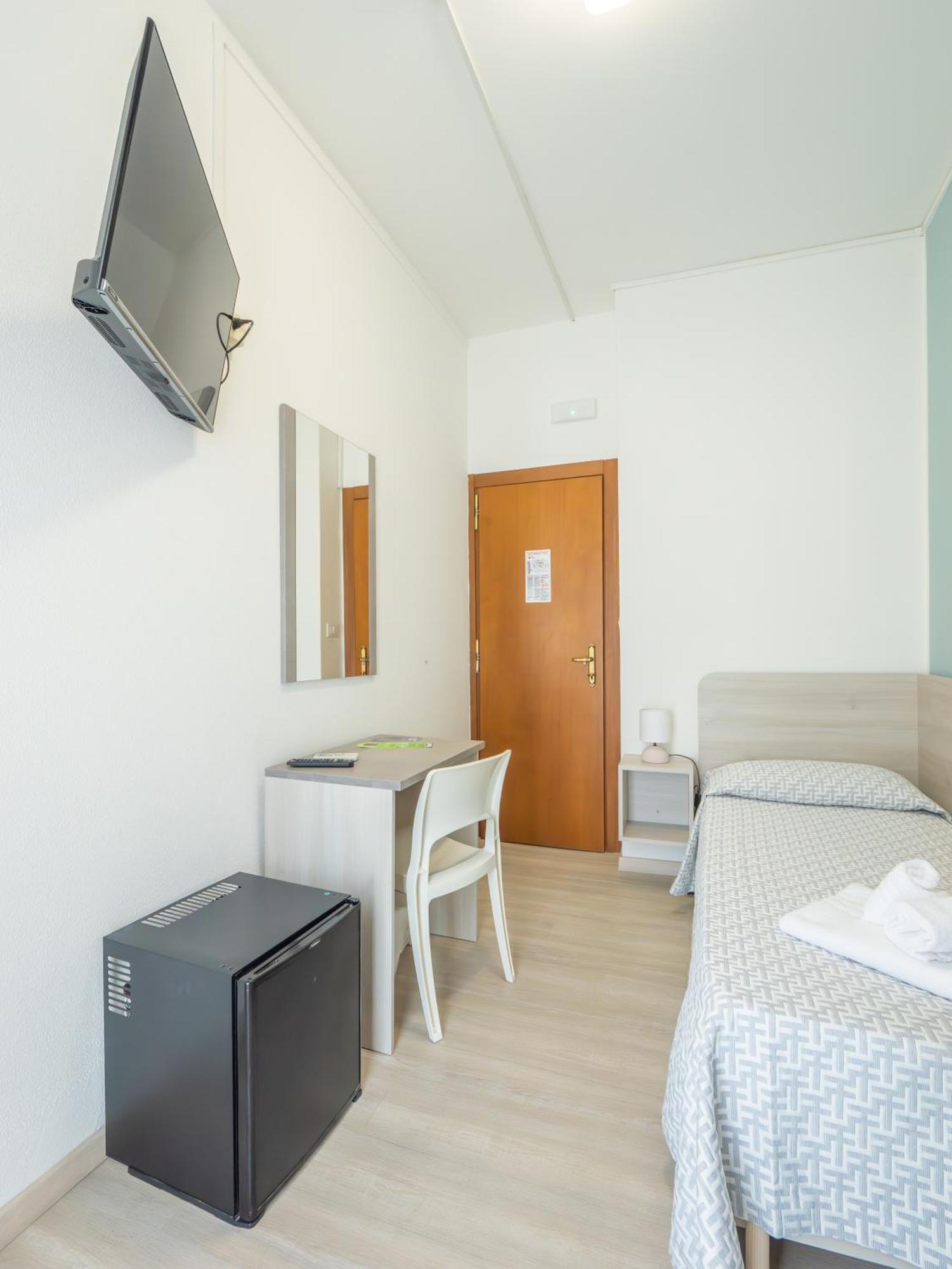 Hotel La Bussola Finale Ligure Ngoại thất bức ảnh