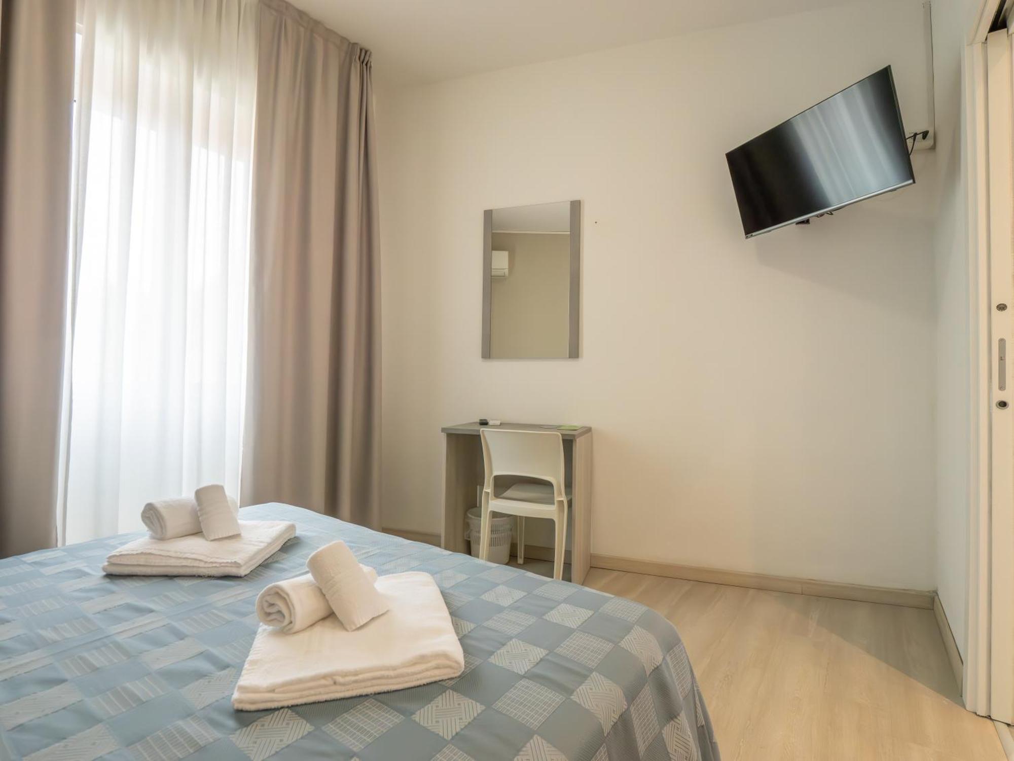 Hotel La Bussola Finale Ligure Ngoại thất bức ảnh