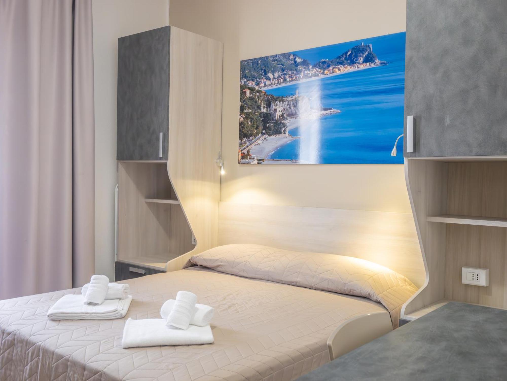 Hotel La Bussola Finale Ligure Ngoại thất bức ảnh