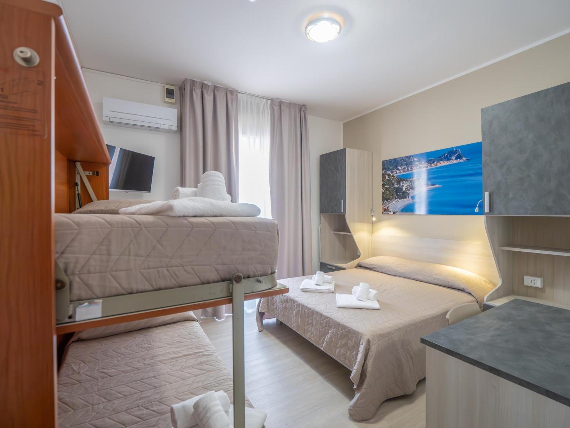 Hotel La Bussola Finale Ligure Ngoại thất bức ảnh