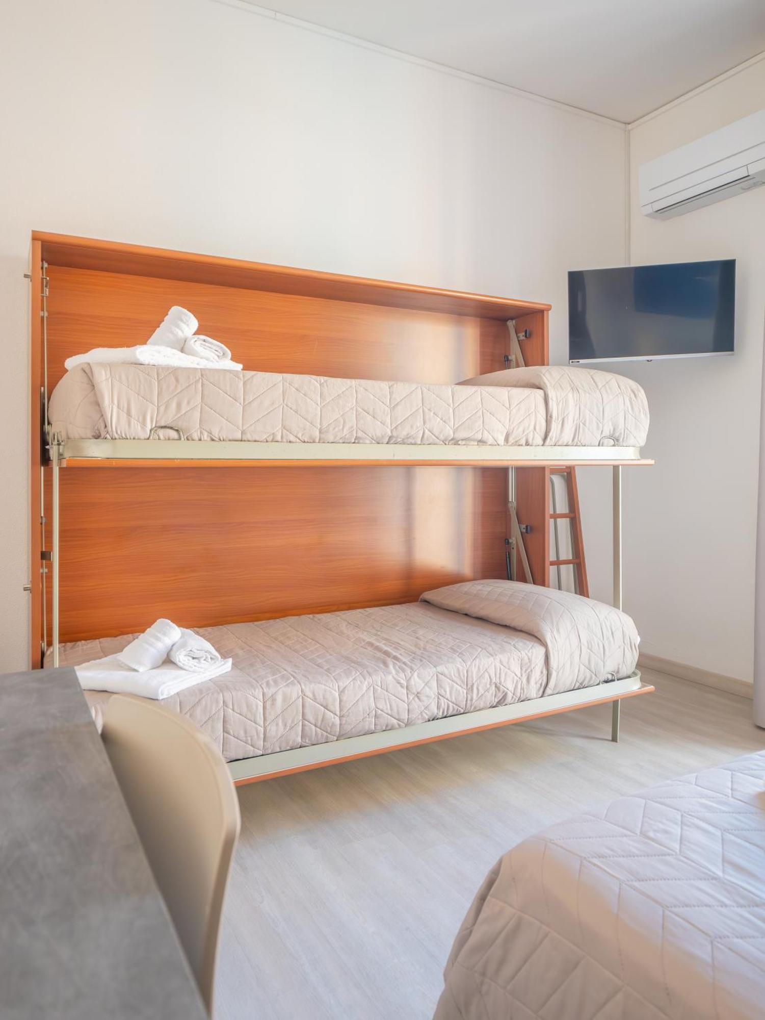 Hotel La Bussola Finale Ligure Ngoại thất bức ảnh
