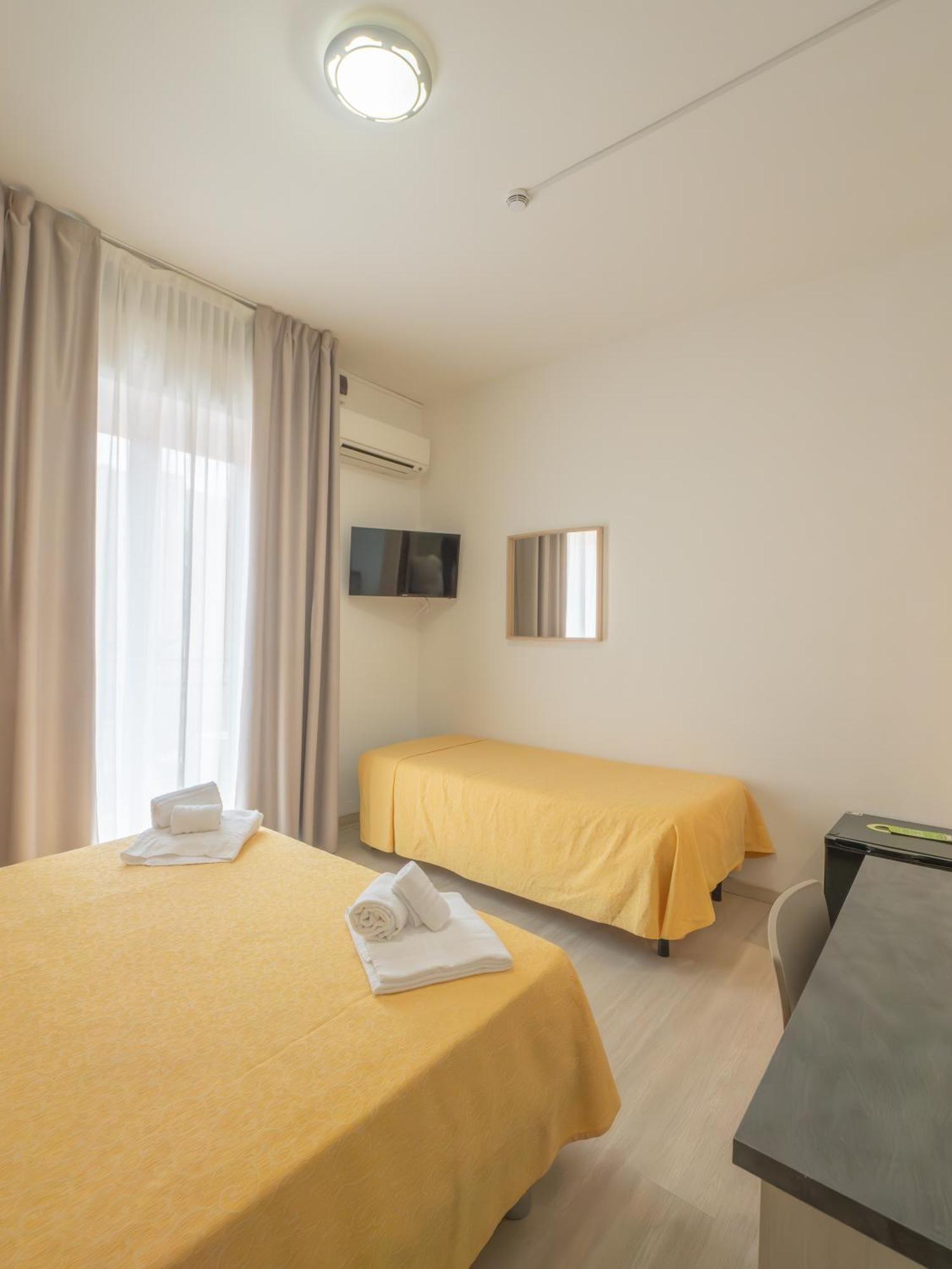 Hotel La Bussola Finale Ligure Ngoại thất bức ảnh